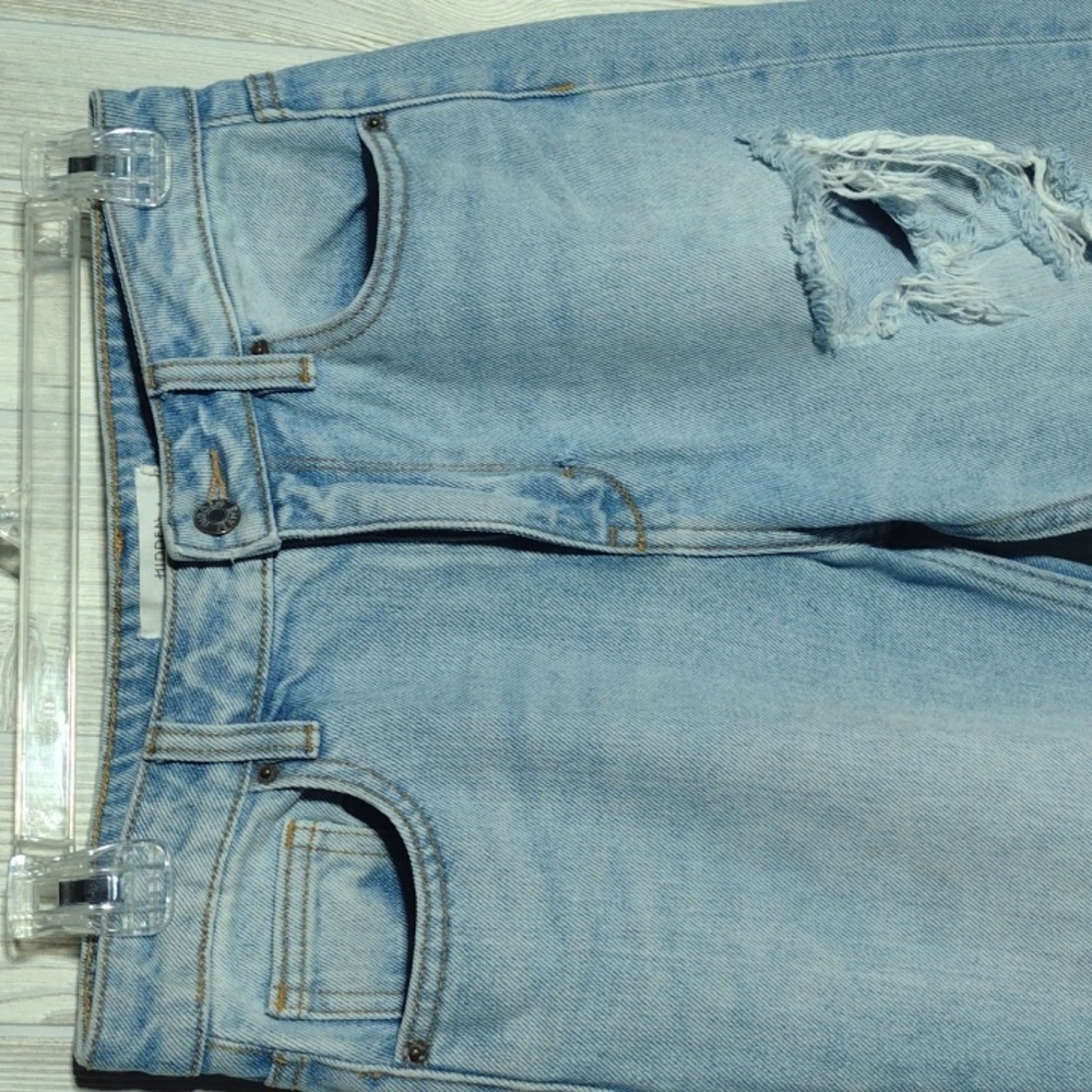 Destroyed High Rise Cropped Jeans - Picture 2 of 16